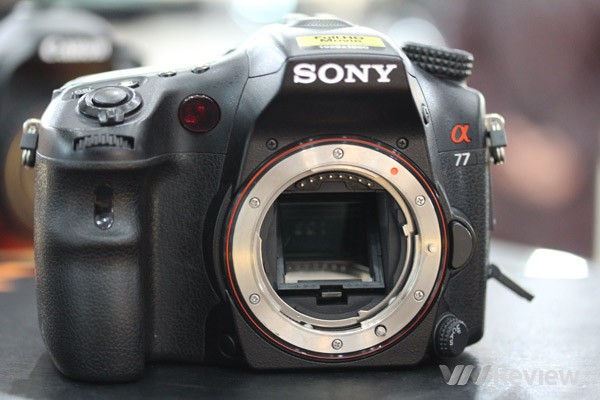 Sony Alpha SLT-A77
