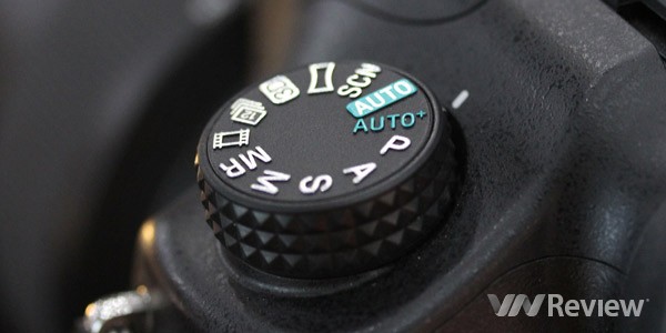 SLT-A77