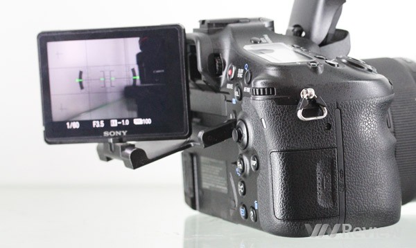SLT-A77