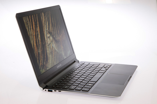 Đánh giá Samsung Series 9 thế hệ 2