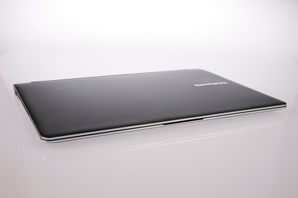 Đánh giá Samsung Series 9 thế hệ 2