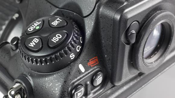 Khách hàng sở hữu D800 không muốn sử dụng Wi-fi