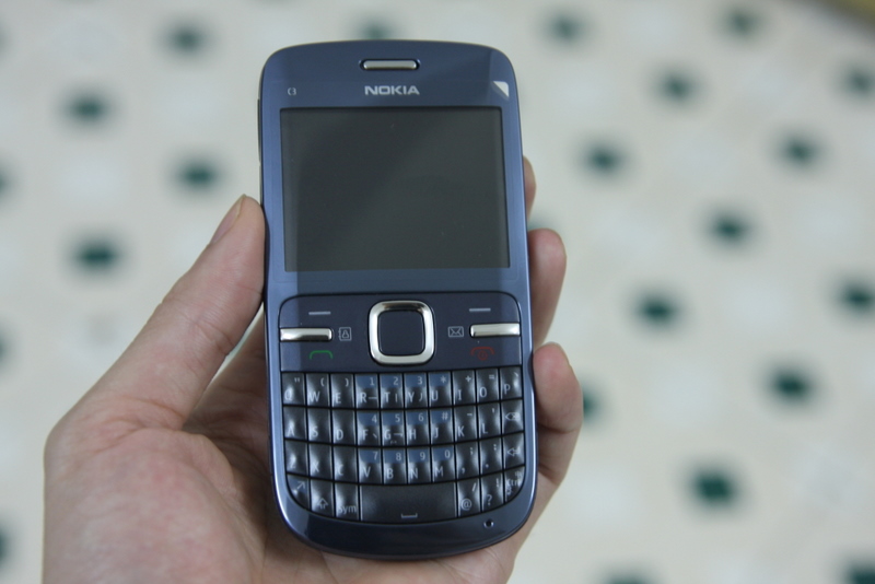 Mặ trước Nokia C3