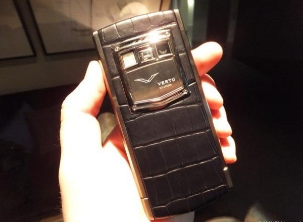 Đánh giá Vertu Ti