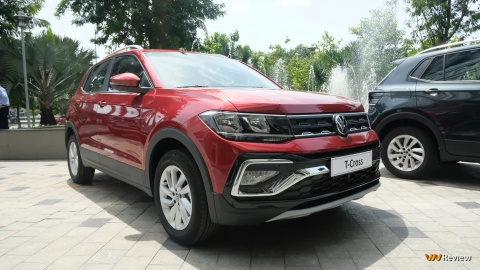 Volkswagen T-Cross ra mắt: 2 phiên bản, giá từ 1,099 tỷ đồng 