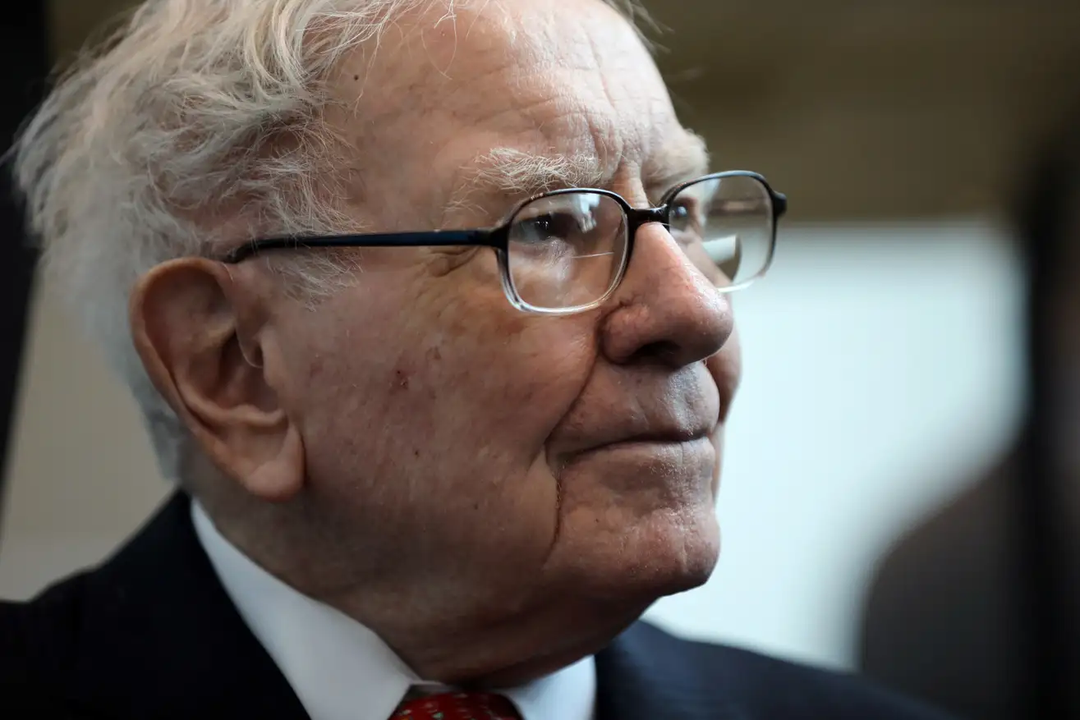 Warren Buffett: AI là 'bom nguyên tử thời hiện đại'