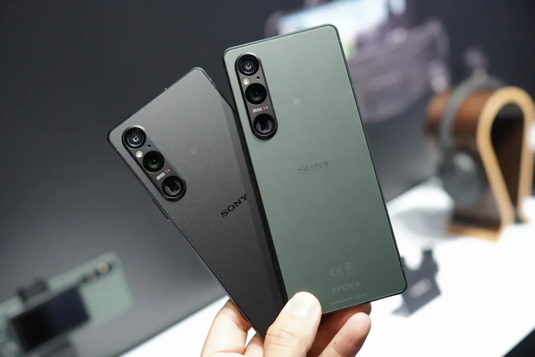 Hình ảnh Xperia 1 V vừa ra mắt: kiểu dáng không mới nhưng kết cấu vỏ ngoài đầy khác biệt