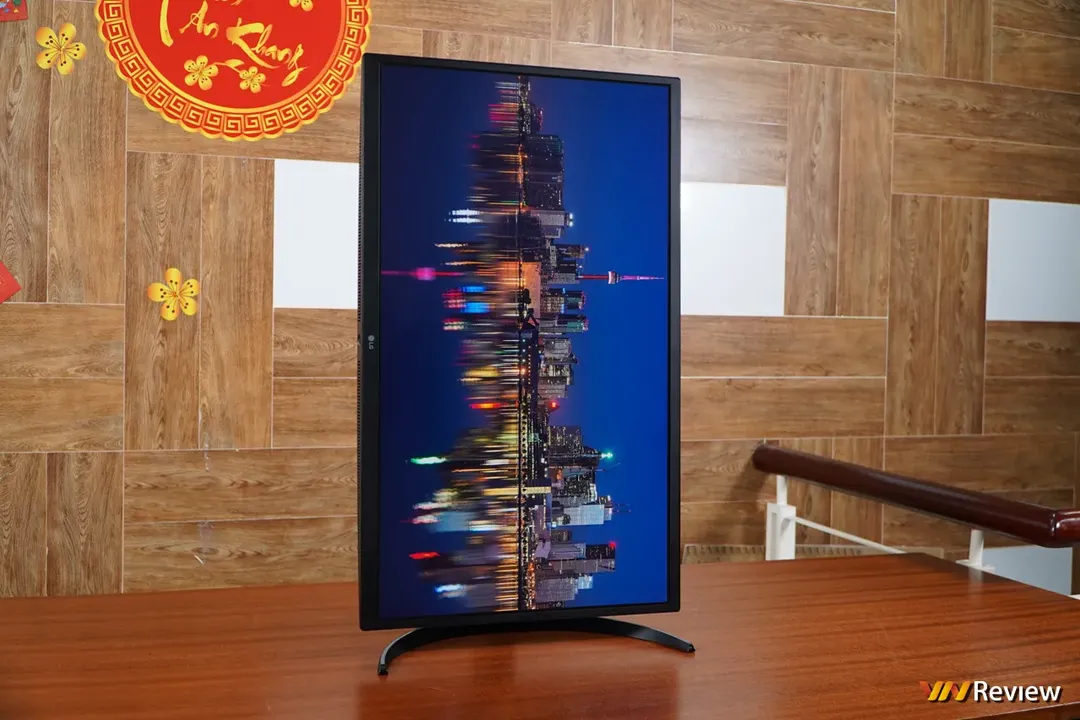 Đánh giá LG UltraFine Display OLED Pro 32EP950: màn hình máy tính không dành cho dân thường