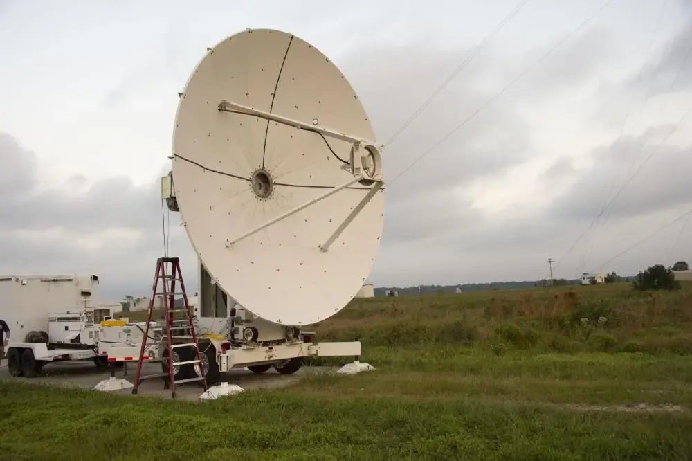 Điện không dây của Nikola Tesla đang trở thành hiện thực khi Mỹ truyền thành công 1.6 kW điện không dây qua khoảng cách 1 km