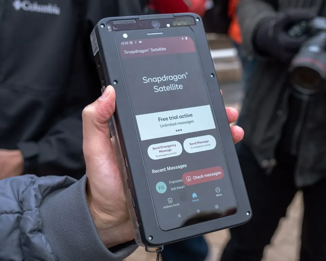 Qualcomm Snapdragon Satellite trình làng: mang tính năng liên lạc vệ tinh cho smartphone Android