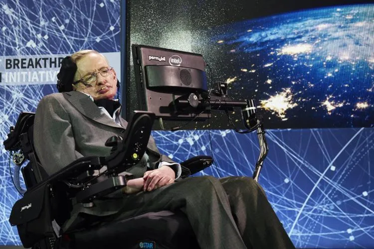 Hawking nhiều lần thúc giục loài người chạy trốn khỏi trái đất, vì sao?