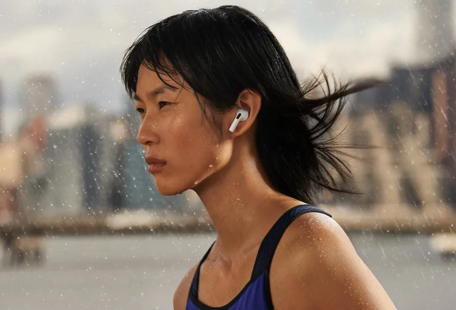 Apple tái thiết kế AirPods 3, bổ sung Spatial Audio và Adaptive EQ, giá 179 USD