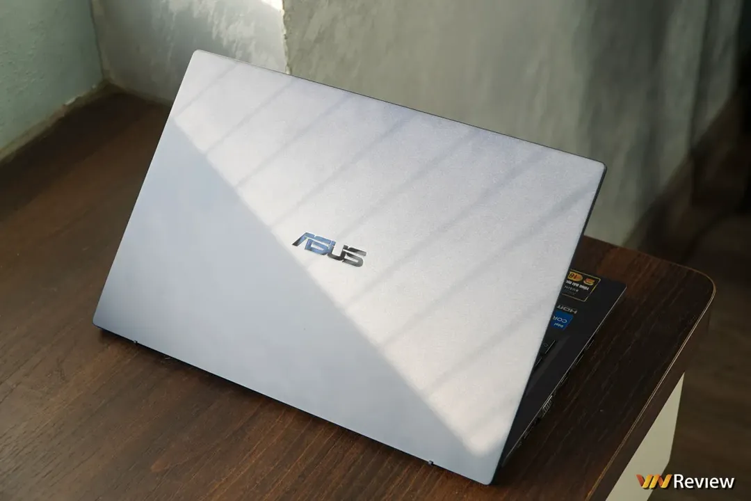 Đánh giá Asus ExpertBook B1 2022: laptop “chuẩn bài” cho doanh nghiệp vừa và nhỏ