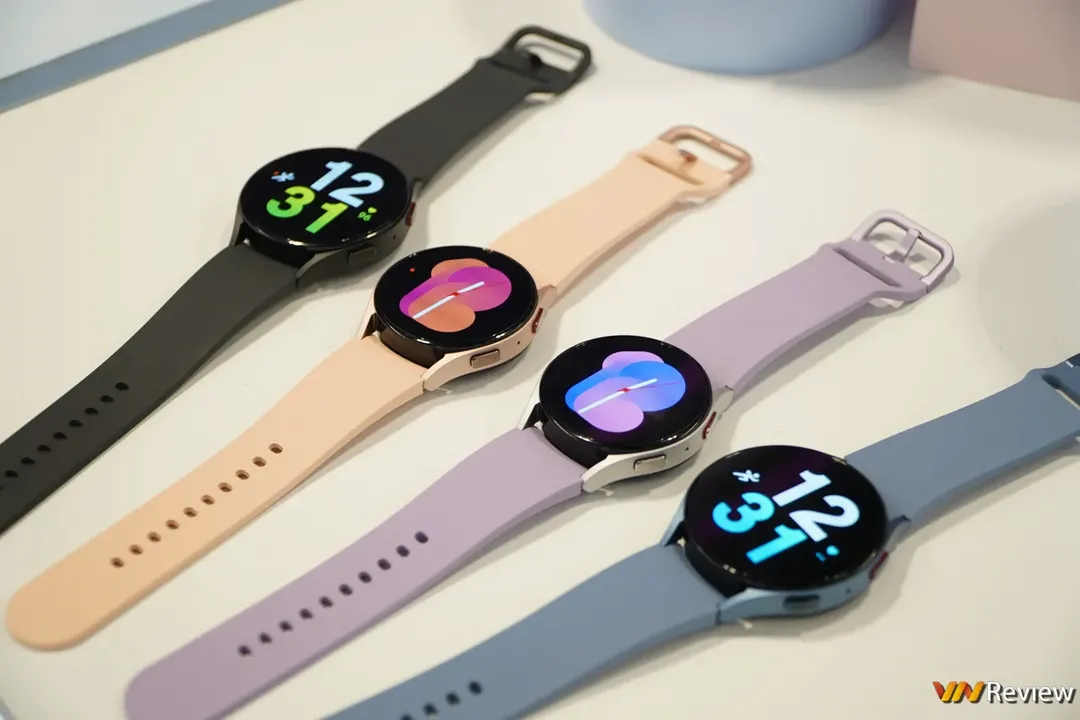 Trên tay Galaxy Watch5 và Watch5 Pro: cải tiến mạnh về pin, sạc, các tính năng theo dõi sức khỏe