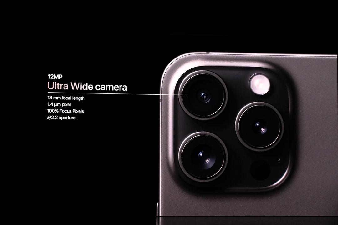 iPhone 15 Pro và iPhone 15 Pro Max trình làng: camera tiềm vọng, khung titan, cổng USB-C, nút Action mới