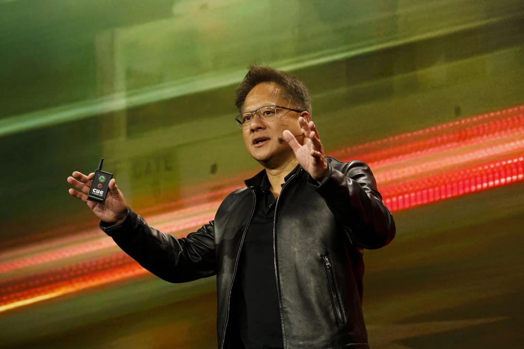 Lý do CEO Nvidia luôn mặc áo da