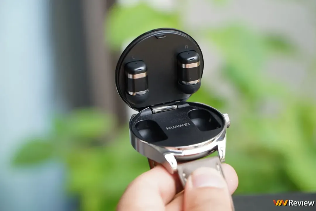 Đánh giá Huawei Watch Buds: nước đi táo bạo khi dám “hợp thể” tai nghe TWS vào smartwatch và hoàn toàn không phải chỉ để “show hàng”