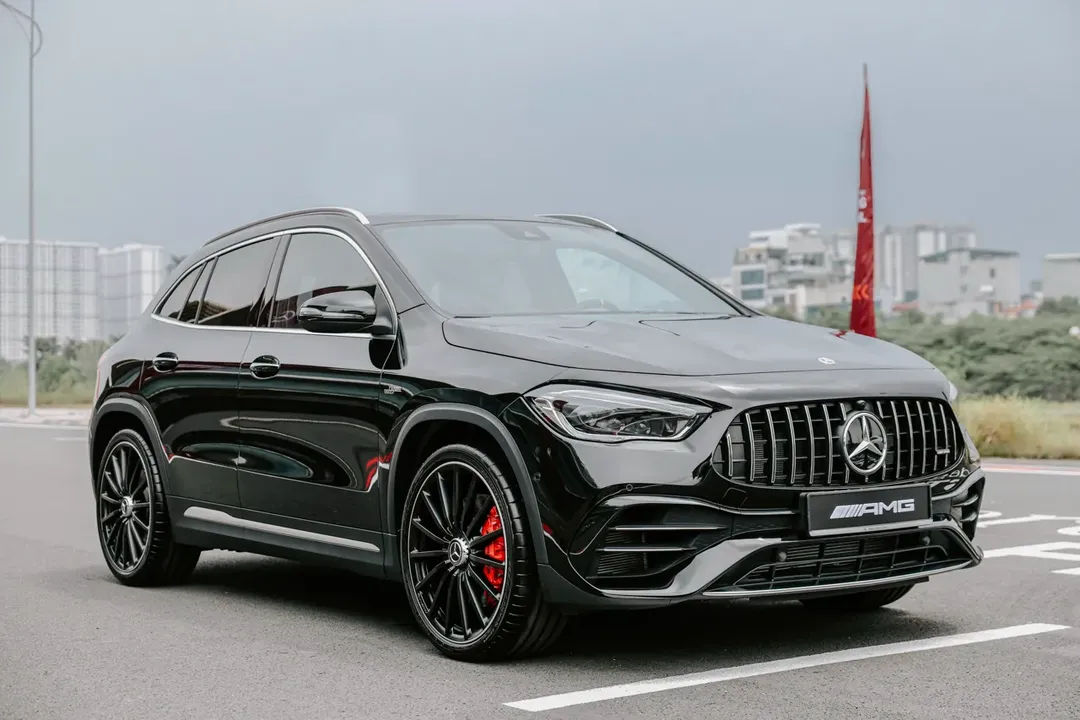 Mercedes-AMG GLA 45 S 4MATIC+ lần đầu thử sức trên đường đua Auto Gymkhana