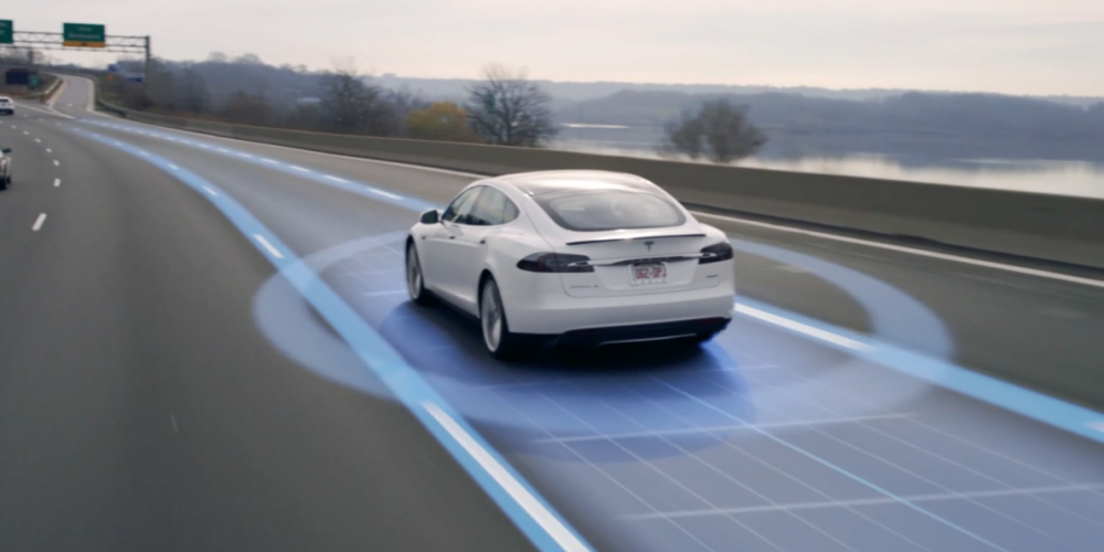 "Chế độ xe tự lái" của Tesla không hề xứng đáng với tên gọi