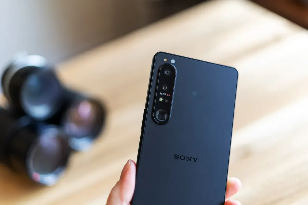 Sony Xperia 1 IV: smartphone có ống kính zoom quang thực sự đầu tiên trên trái đất