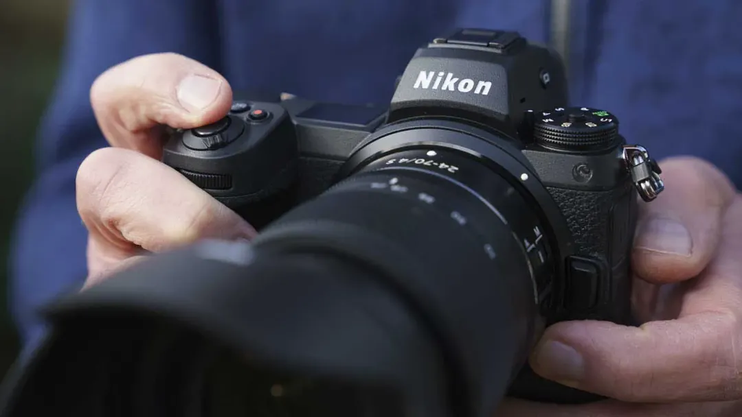 Nikon giống con thuyền mất phương hướng, mãi không tìm thấy đường về bờ