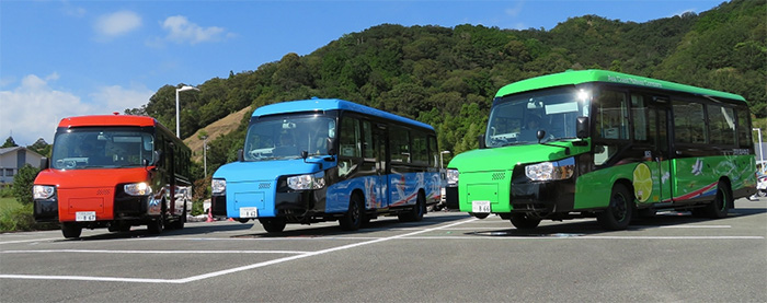 Xe bus kỳ dị chỉ có ở Nhật: chạy cả trên bộ lẫn đường sắt, chuyển đổi mất 15 giây