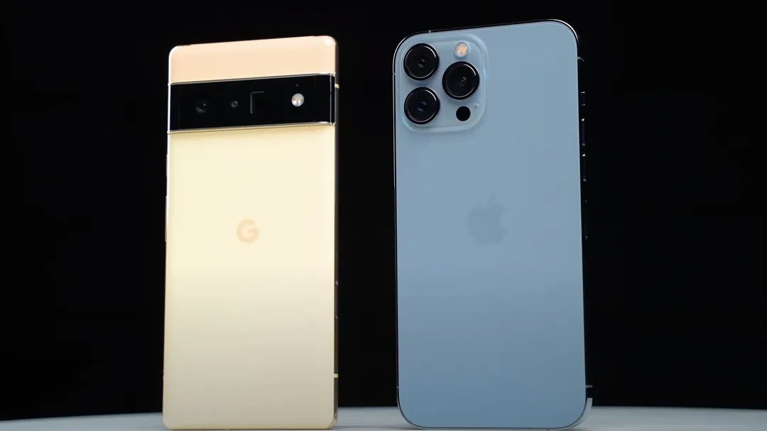 Thiết kế iPhone 14 Pro và Pixel 7 Pro giống nhau đến kinh ngạc: Phải chăng Google đang sao chép Apple?