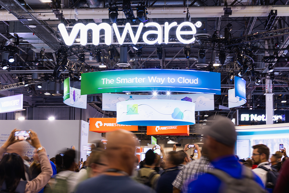 VMware Cloud ra mắt loạt dịch vụ và tính năng mới cho đa đám mây