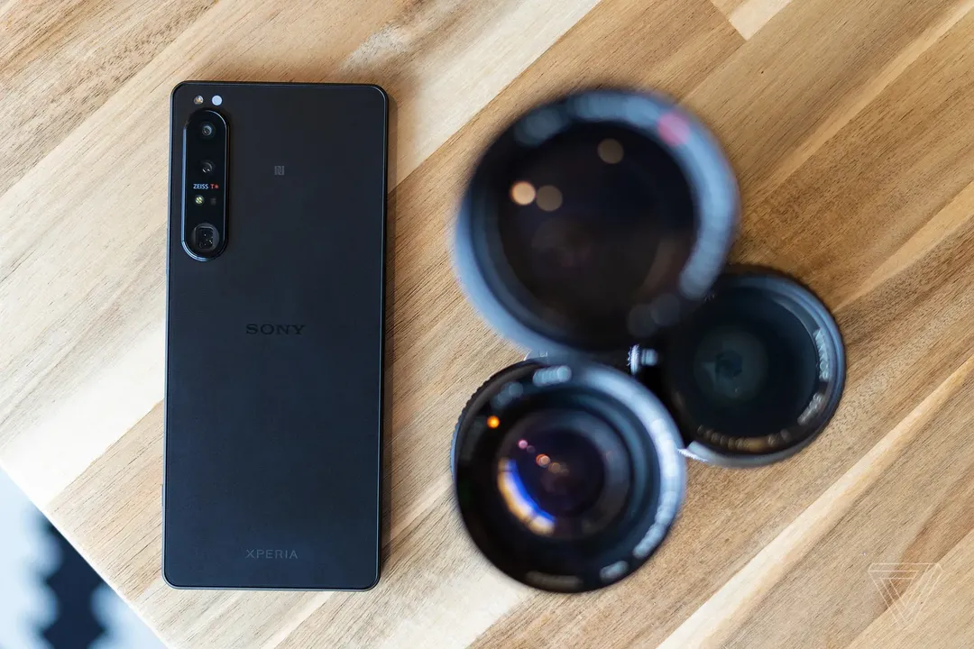 Sony Xperia 1 IV: smartphone có ống kính zoom quang thực sự đầu tiên trên trái đất