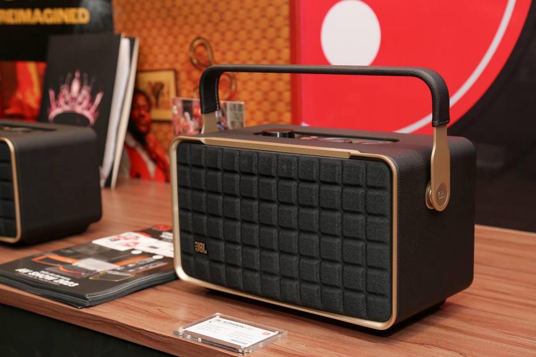 PGI giới thiệu dòng loa JBL Authentics & mâm than JBL Spinner BT tại AVSHOW 2023: diện mạo hoài cổ kết hợp công nghệ thông minh