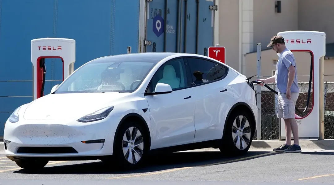 Những mẫu xe nào chịu ảnh hưởng khi Tesla thu hồi hàng triệu xe vì lỗi kính cửa sổ?