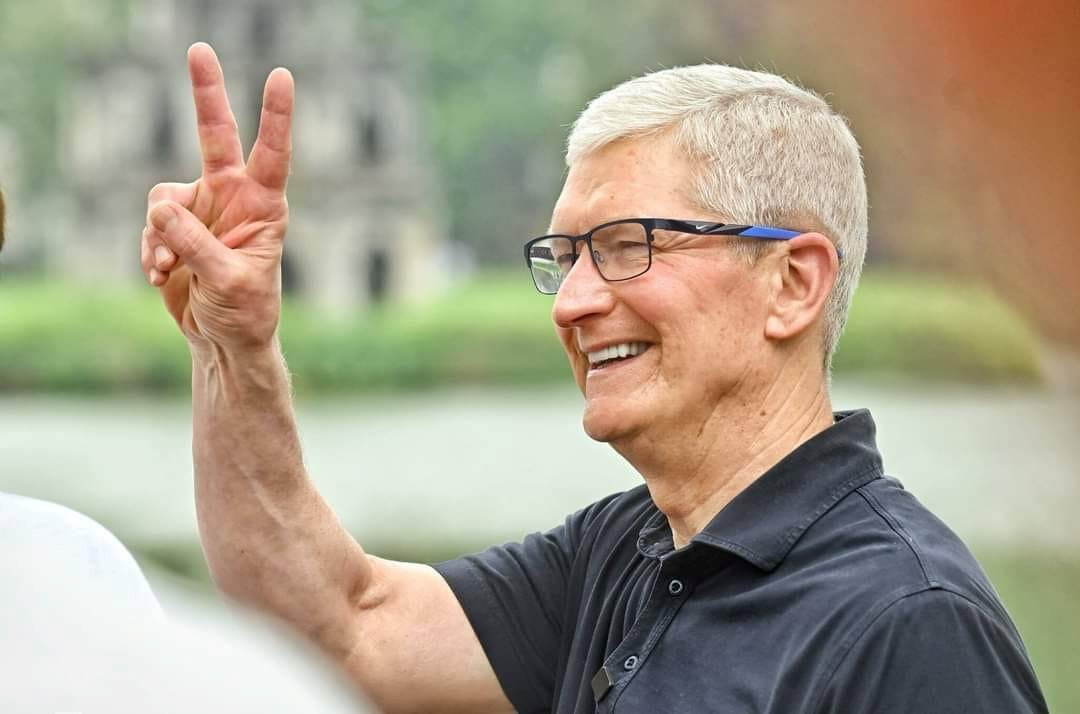 Vì sao CEO Apple Tim Cook bất ngờ đến Việt Nam lúc này?