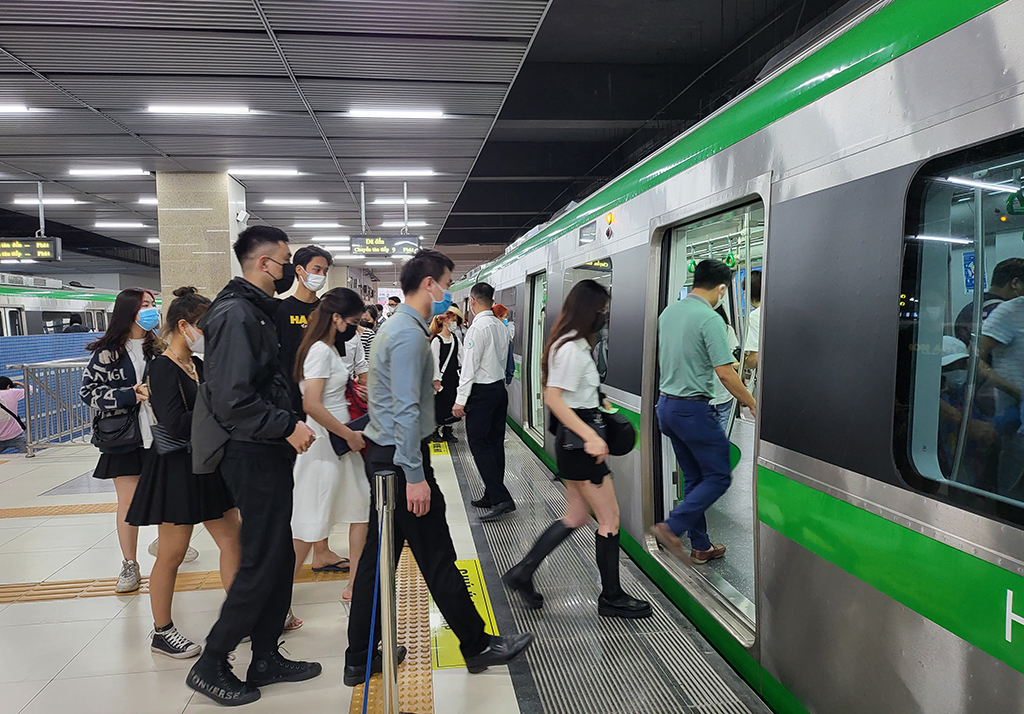 Một vòng tàu điện trên cao Cát Linh – Hà Đông