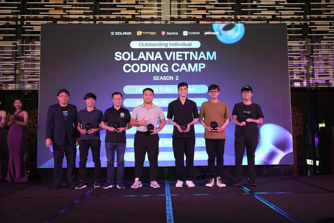 Cuộc thi Lập trình Solana Vietnam Coding Camp mùa 2 đã tìm ra những team dành chiến thắng, trao thưởng gần 2,4 tỷ đồng