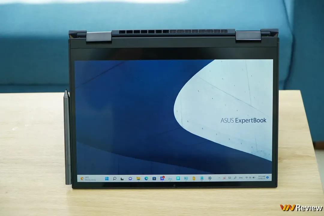 Trải nghiệm Asus ExpertBook B7 Flip: laptop doanh nghiệp trang bị “tận răng” từ 5G, xoay gập 360 độ, chống nhìn trộm