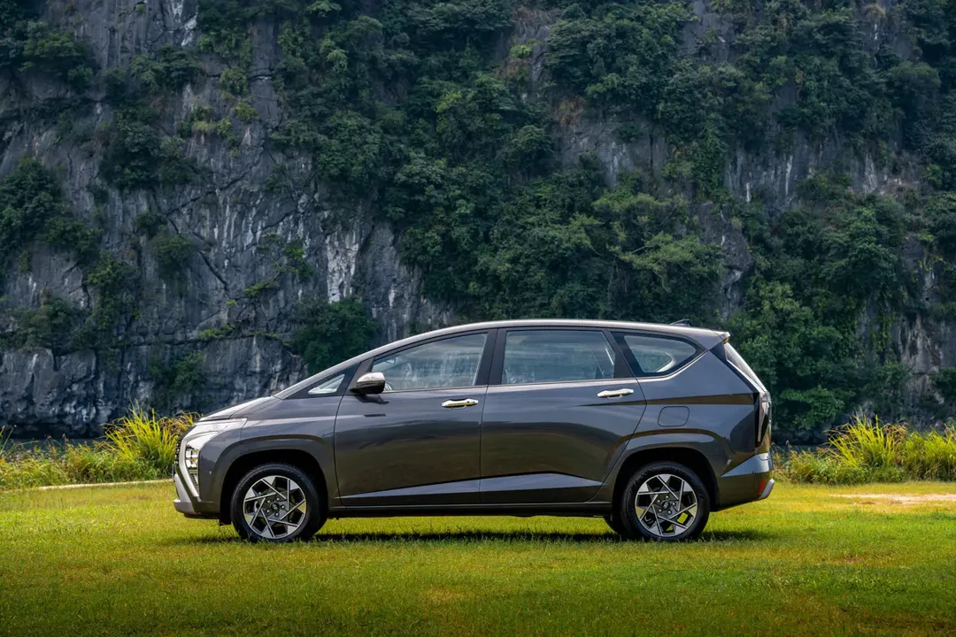 Hyundai Stargazer giảm giá chỉ còn hơn 400 triệu đồng, quyết tâm 'gạt giò' Mitsubishi Xpander