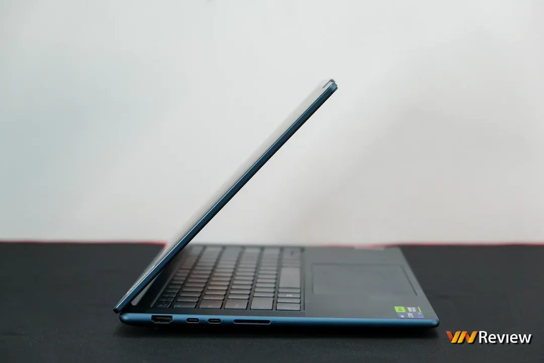 Đánh giá Lenovo Yoga Pro 9i: laptop Windows toàn diện của năm 2023