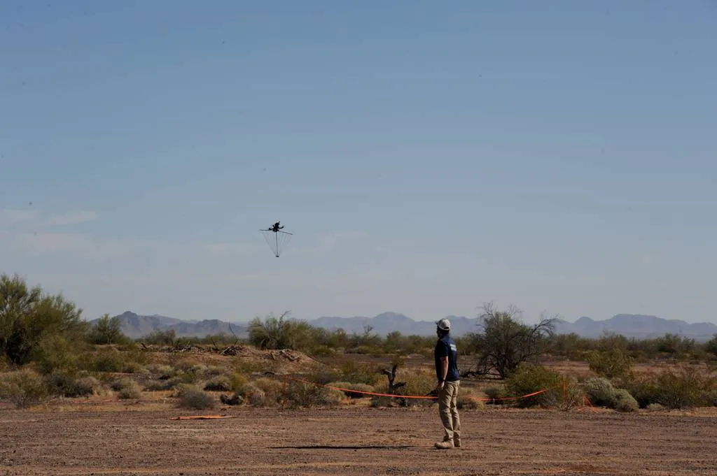 Không cần trình bày nhiều, Mỹ muốn dùng vi sóng năng lượng cao để tiêu diệt drone