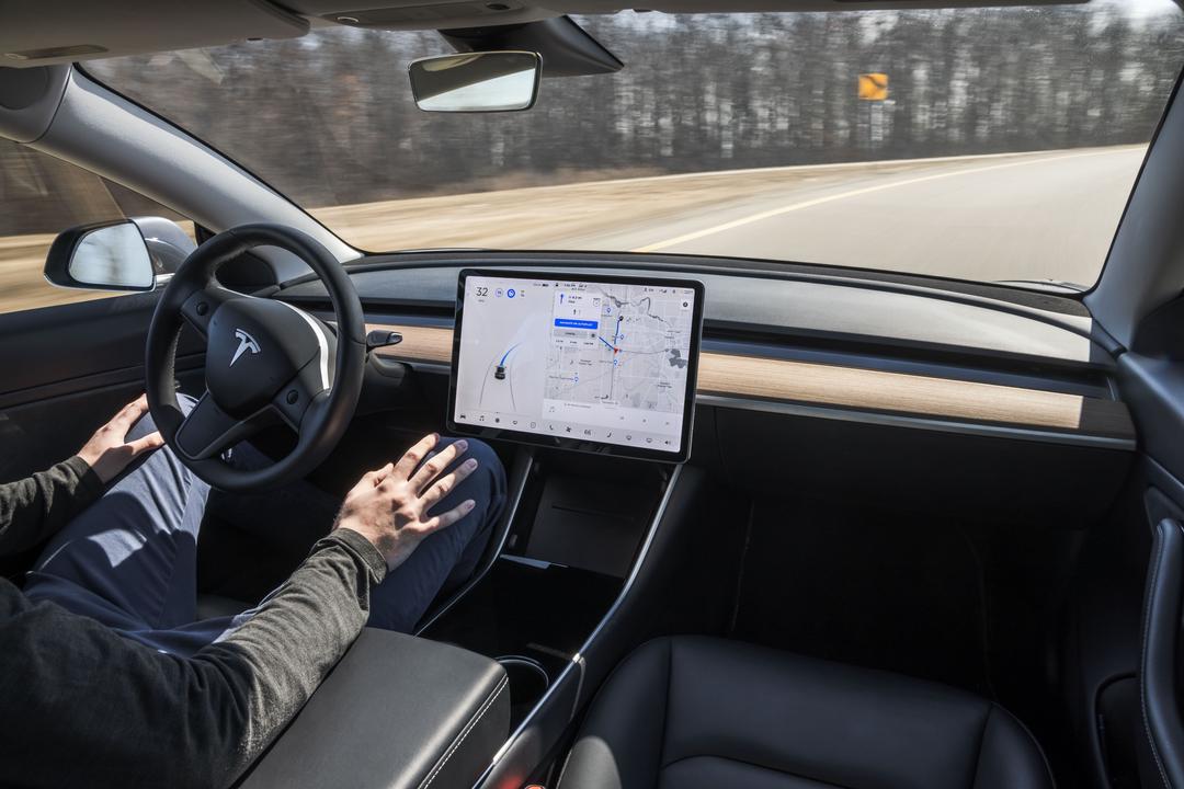 Tesla phải triệu hồi tới hơn 2 triệu xe điện vì nguy cơ mất an toàn của một tính năng đặc biệt