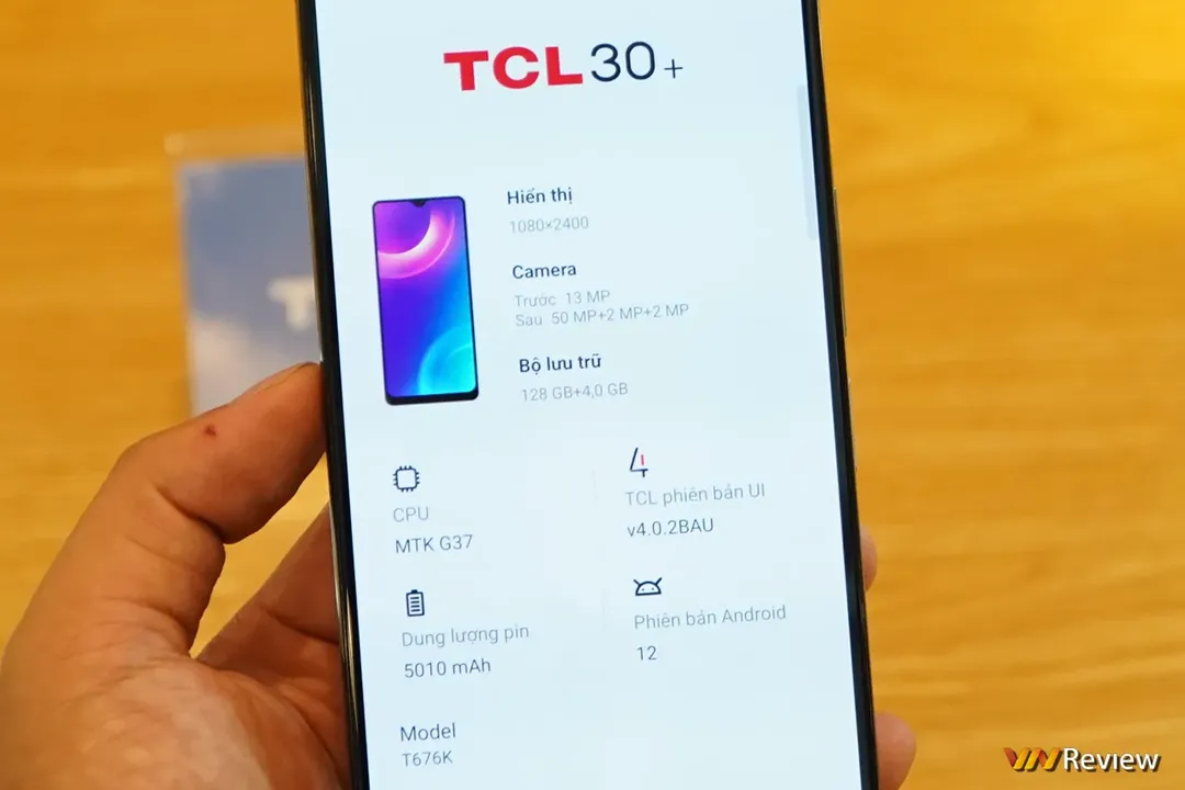 TCL bất ngờ trở lại thị trường điện thoại Việt, hợp tác với Digiworld, tung liền lúc tới 3 smartphone mới