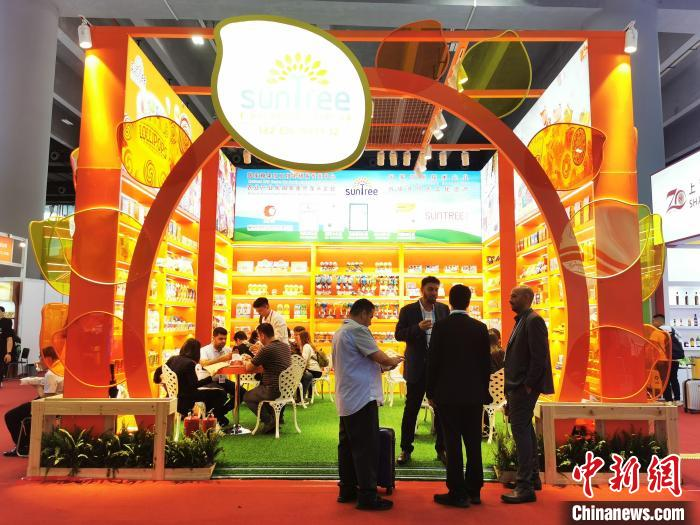 Quan sát Hội chợ Canton Fair: Các thương hiệu lâu đời của Trung Quốc đổi mới và thu hút các nhà đầu tư nước ngoài