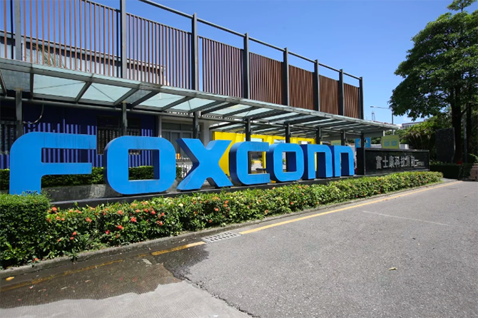 Foxconn treo thưởng mức lương 'siêu khủng' chỉ để tuyển những người sau