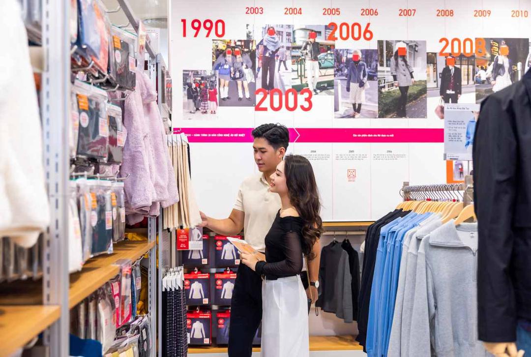 UNIQLO giới thiệu bộ sưu tập LifeWear Thu/Đông 2023 với không gian trưng bày độc đáo tại cửa hàng UNIQLO Vincom Bà Triệu