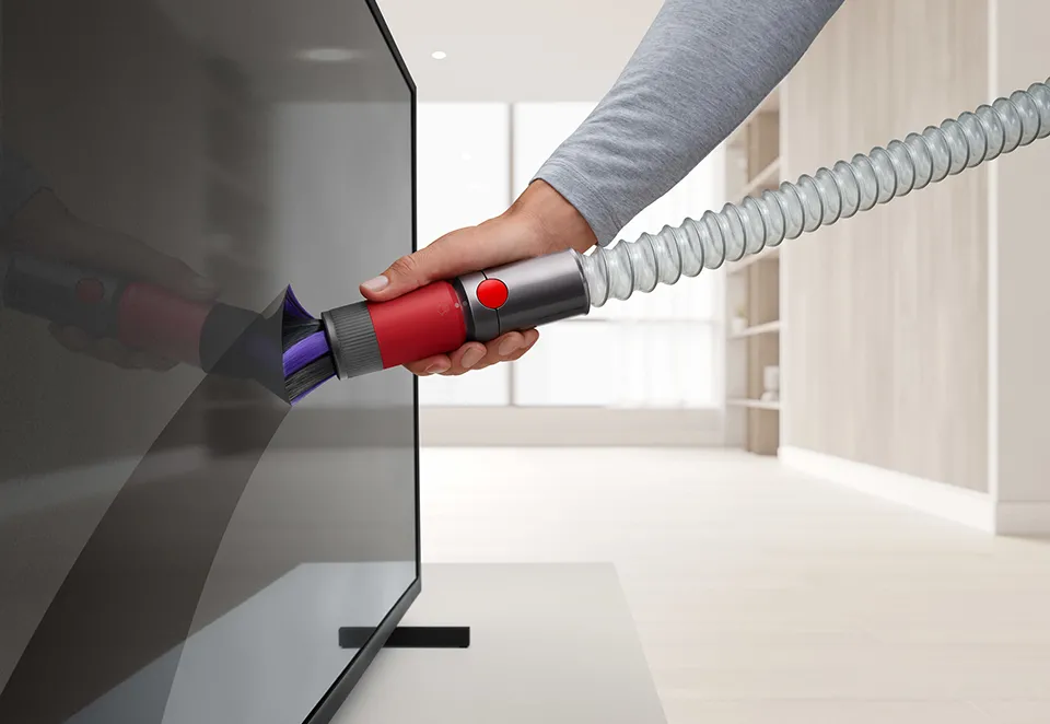 Dyson tung ra máy hút bụi đầu tiên có đầu chải và hút lông chó mèo ở Việt Nam