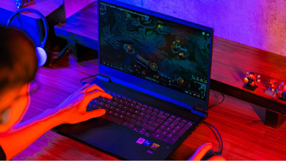 HP Victus 16 ra mắt, laptop hiệu năng cao cân gọn mọi loại game