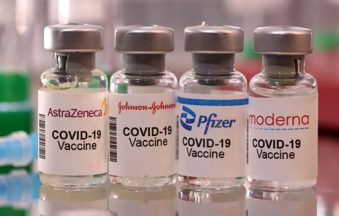 Kháng thể Pfizer suy giảm nhanh hơn kháng thể từ vaccine Moderna