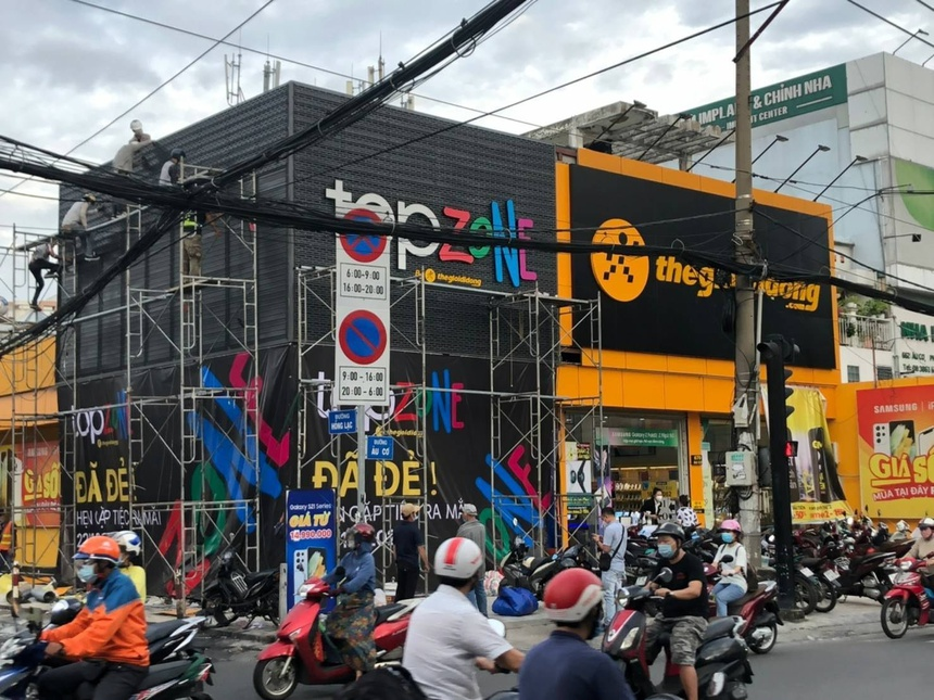 Nhà bán lẻ đua nhau mở 'Apple Store phiên bản thu nhỏ'