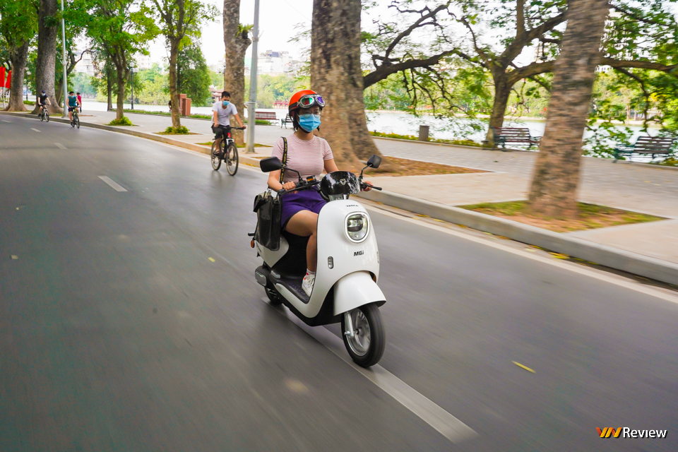 Trải nghiệm Yadea Odora và M6i: bộ đôi xe điện điệu đà cho nữ sinh, cảm giác lái như xe ga