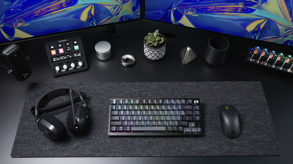 Corsair tung bàn phím cơ không dây chuyên game K65 Plus Wireless: layout 75% nhỏ gọn,   switch tháo nóng, lớp hãm âm kép