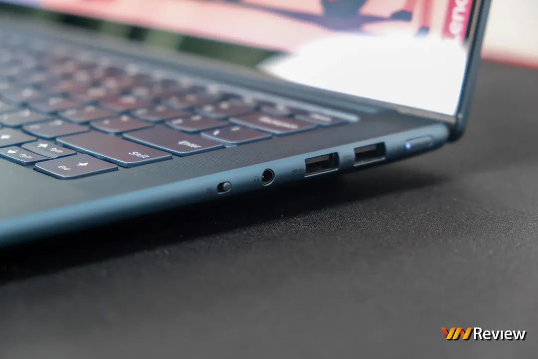 Đánh giá Lenovo Yoga Pro 9i: laptop Windows toàn diện của năm 2023